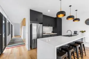 Sundrenched - 巴旺赫兹