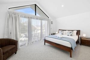 Surf and Sea Torquay 650m to beach