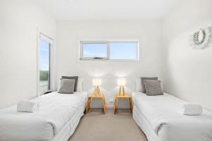 Central Torquay Townhouse 350m to the sand