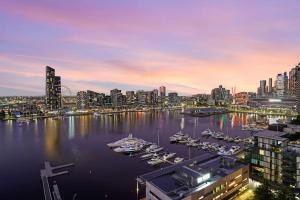 Waterfront 3Bed2B2C with 50 Sqm Expansive Balcony