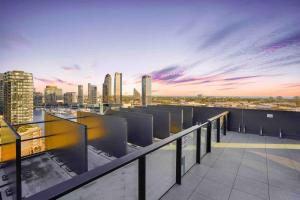 Waterfront 3Bed2B2C with 50 Sqm Expansive Balcony