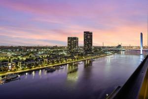 Waterfront 3Bed2B2C with 50 Sqm Expansive Balcony