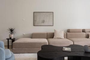 Chic & Luminous 3BR Apartment in Kifisia by UPSTREET