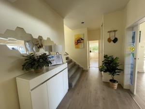 Swan Sea Retreat - Stunning 360 Waterfront views