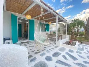 Unique Beachfront Cottage House - Private Garden - Agios Avgoustinos