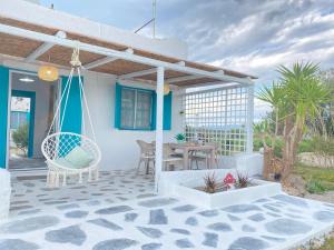 Unique Beachfront Cottage House - Private Garden