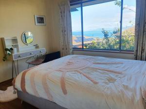 Serenity Retreat with 10 Min to City and Airport