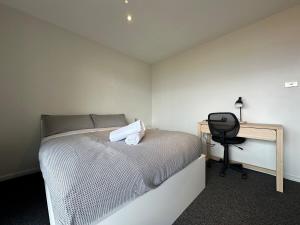 Skyline Serenity Lower - Close to city and airport