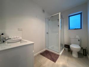 Skyline Serenity Lower - Close to city and airport