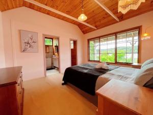 Stunning Water front view House at Kettering