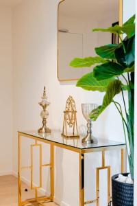 High Rise Southbank Luxury Apt (50th floor)