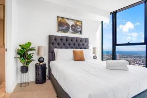 High Rise Southbank Luxury Apt (50th floor)