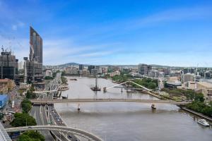 City Living - Brisbane River-View 2 bedroom Apt