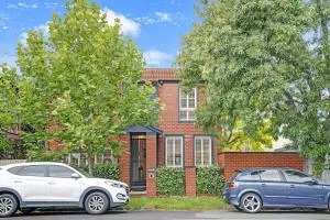 Elwood Elegance by the Beach - Melbourne