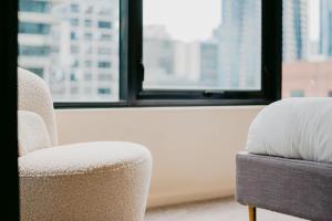 Spacious&Cozy 2 bedroom City Point Melbourne Apt