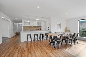 Beautiful Golden Point Home - Style&Sophistication