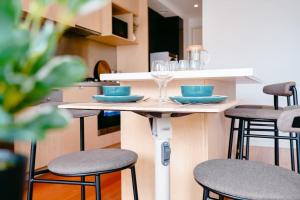 Hawksburn Village - 2 Bed Apt in Central Prahran