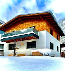 Apart Rebecca - 皮茨河谷阿兹尔