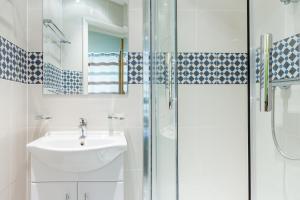 Single Room room in Gower House Hotel