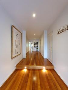 The Great Entertainer in Rye w pool near the beach!