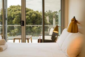 Victorian City-Fringe 3lvl Home @Carlton Lifestyle