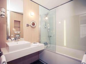 Hotels Mercure Valenciennes Centre : Chambre Lit King-Size Privilège avec Canapé - Non remboursable
