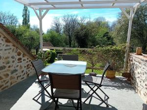 B&B / Chambres d'hotes La Treille : photos des chambres