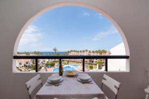 Parque Santiago II 269 - Studio with sea and pool views