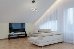 Cracow Prestigious Family Apartment with Parking Place by Renters Prestige