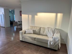 Four bedroom large family home close to Ipswich city
