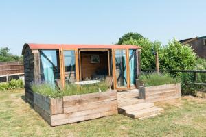 Swallowfield Glamping-Station Master