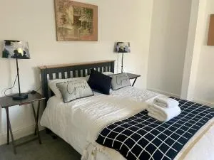 Golden Triangle Townhouse - Earlham