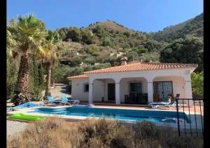 Last Chance for Spring in Cómpeta, Málaga! - Árchez