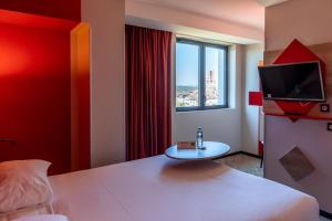 Hotels ibis styles Albi Centre Le Theatro : photos des chambres