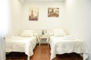 Barcelona City Street Hostal