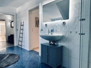 FeWo Lindenallee II Modernes DG-Apartment