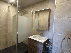 Appartement Mezzanine 2 pièces - 400m Plage - Clim - Piscines - 6 Pers - FR-1-225-743