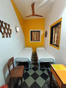 Hostel Vasantashram CST Mumbai, Free Wifi with 1940s Retro vibe