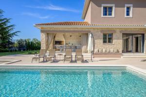 Villa Cami by Istrialux