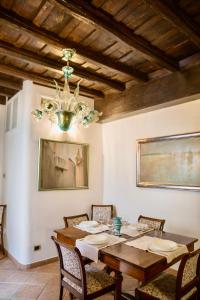 Trevi fountain apartment