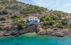 Amazing Apartment In Jablanac - Štirovača