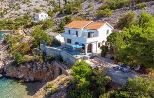 Amazing Apartment In Jablanac