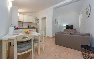 1 Bedroom Stunning Home In Potocnica