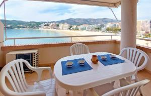 Cozy Apartment In Oropesa Del Mar