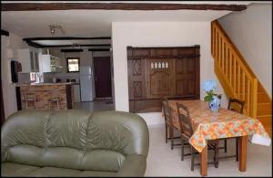 Maisons de vacances Maison de 4 chambres avec jardin amenage a Inzinzac Lochrist : photos des chambres