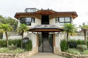 Aconchegante refúgio no centro de Monte Verde - 卡曼杜卡亚