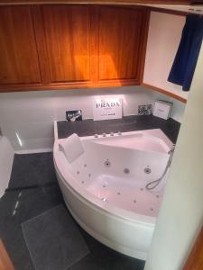 Bateaux LOFT SUR L-EAU AVEC BALNEO : photos des chambres