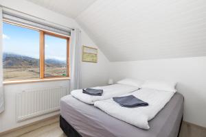 Double Room with Mountain View room in Rauðafell 1
