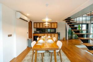 Villa Astu - Peaceful River Retreat Villa near Tanah Lot