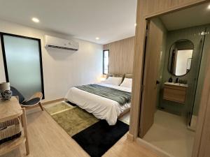 3 Bed 3 Bath Luxury 1 min walk to BTS Asok